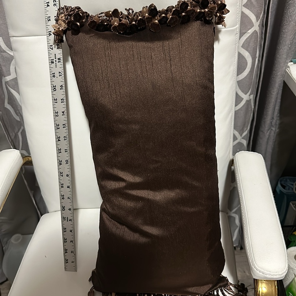 Pillow - Picture 6 of 8